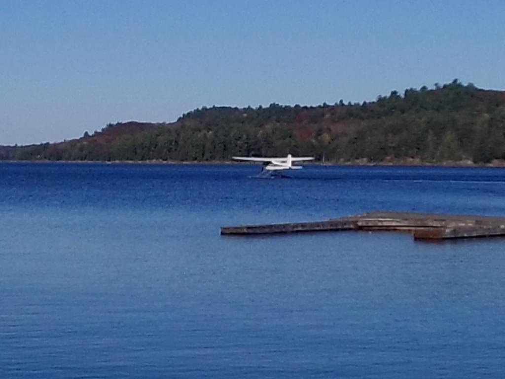 Little Hawk Resort&Marina Algonquin Highlands Exterior foto