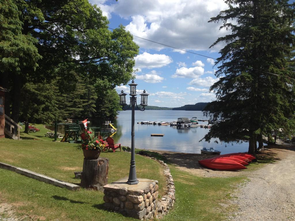 Little Hawk Resort&Marina Algonquin Highlands Exterior foto