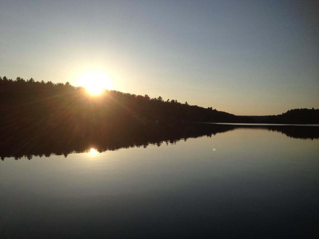 Little Hawk Resort&Marina Algonquin Highlands Exterior foto