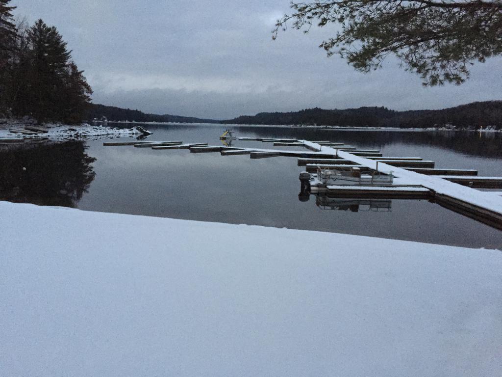 Little Hawk Resort&Marina Algonquin Highlands Exterior foto