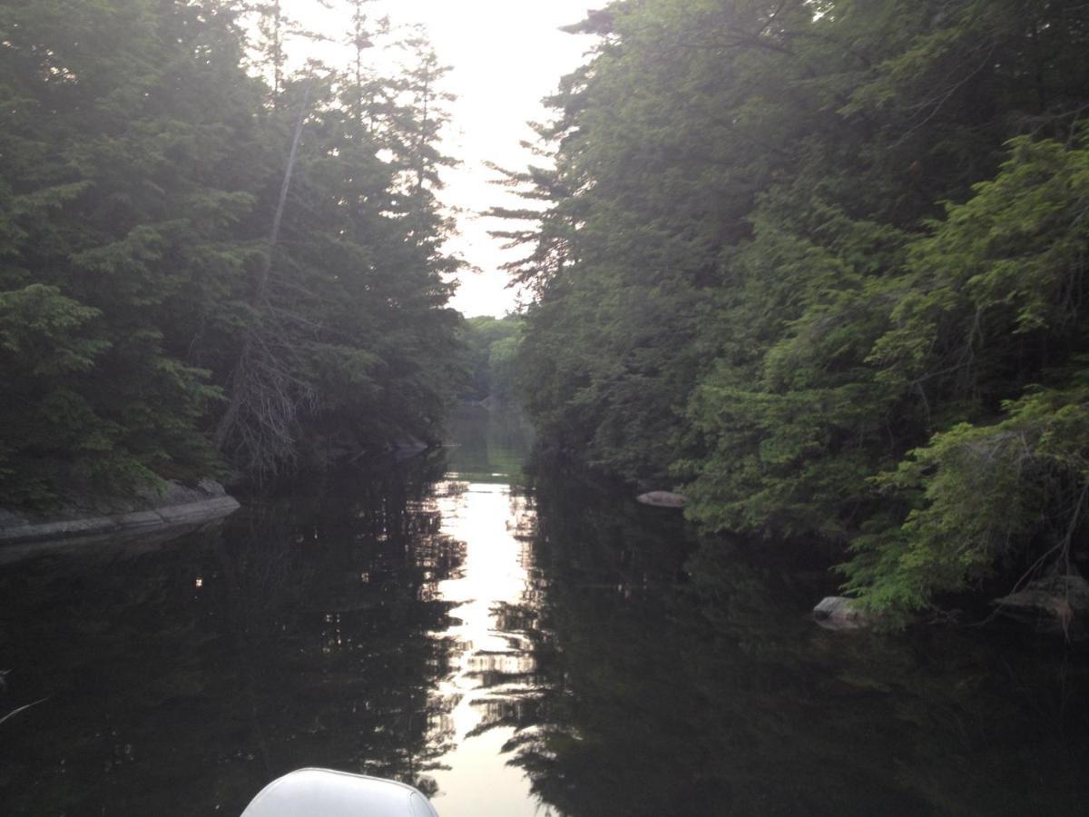 Little Hawk Resort&Marina Algonquin Highlands Exterior foto